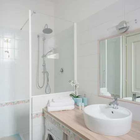 New Loft In The Heart Of 2 *