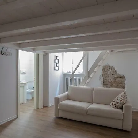 New Loft In The Heart Of 2 * Bologna